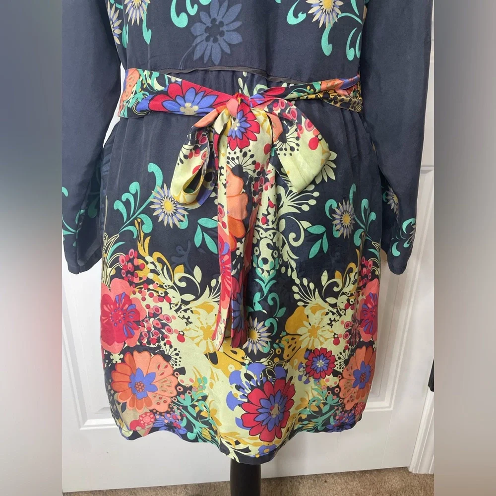 Johnny Was Silk Floral Tunic Embroidered Waistband and Tie Waist in Back Size XL - Picture 4 of 13